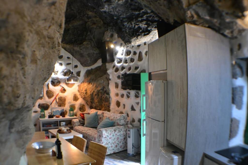 Casa Cueva El Pedregal Tejedaヴィラ エクステリア 写真