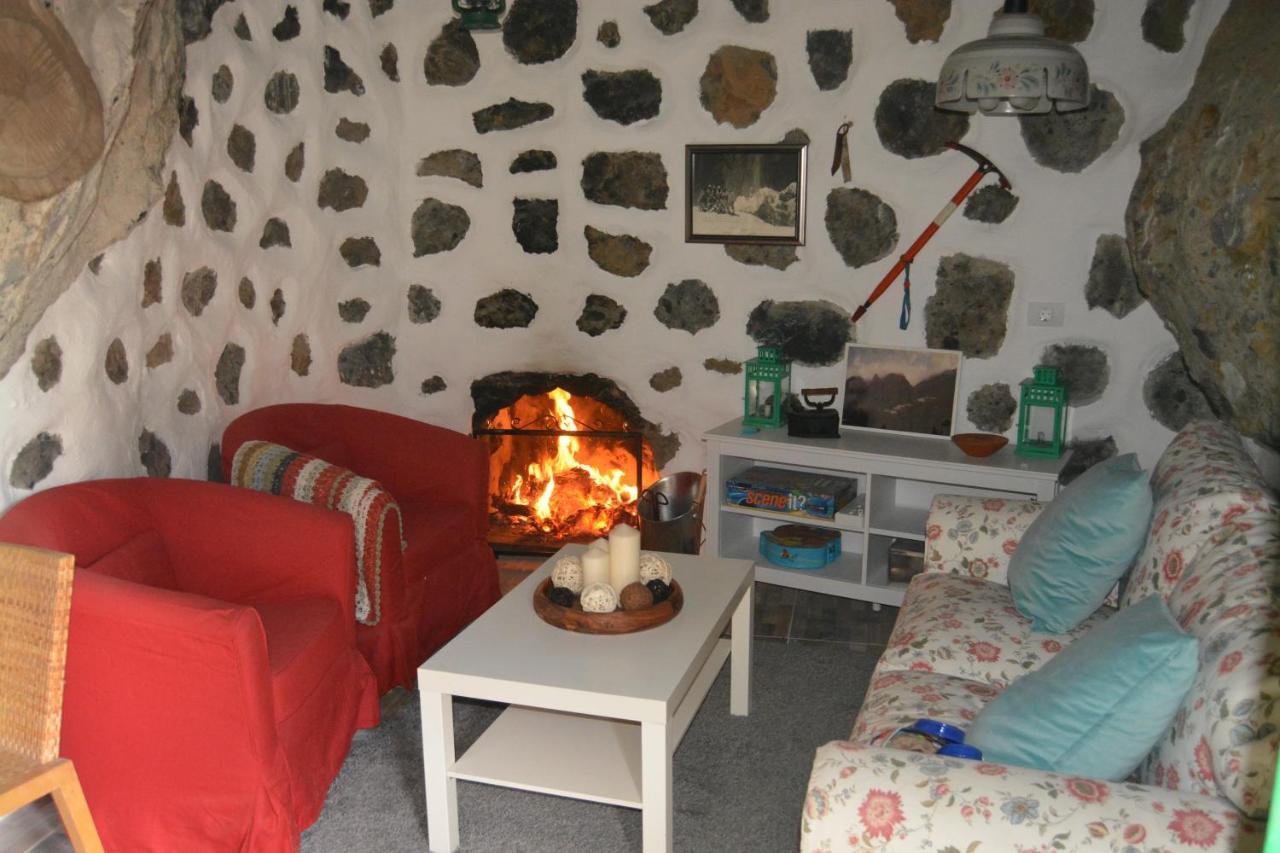 Casa Cueva El Pedregal Tejedaヴィラ エクステリア 写真